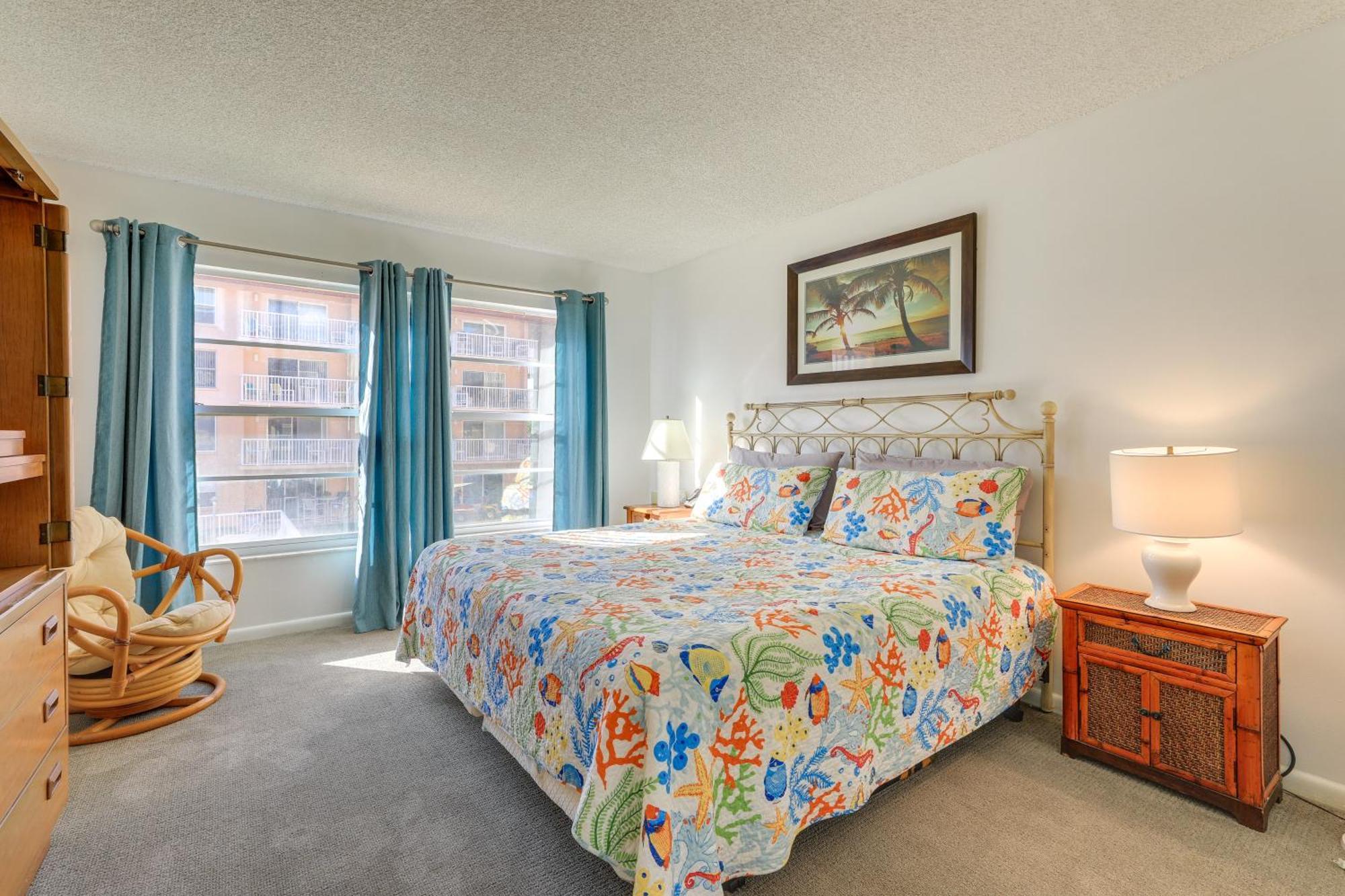 Central Cocoa Beach Condo With View, Steps To Beach! ภายนอก รูปภาพ