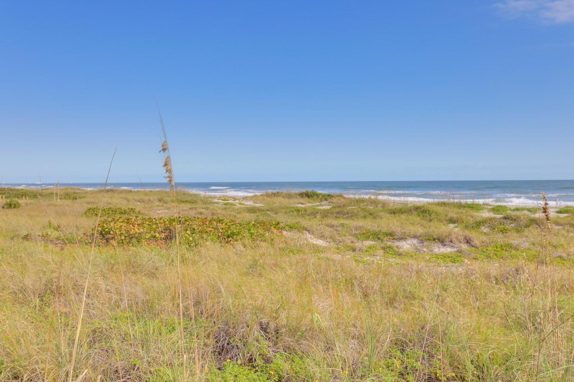 Central Cocoa Beach Condo With View, Steps To Beach! ภายนอก รูปภาพ