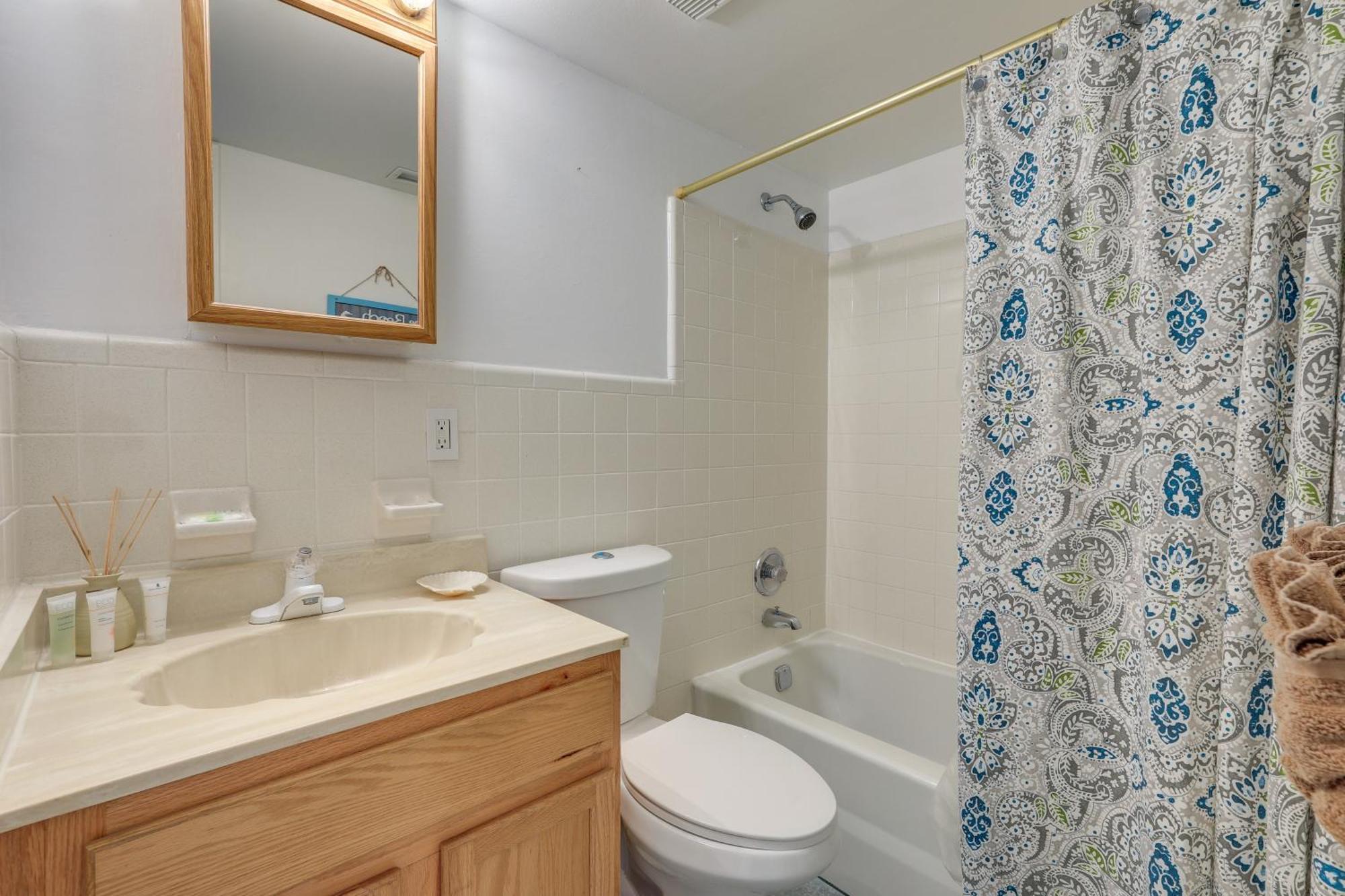 Central Cocoa Beach Condo With View, Steps To Beach! ภายนอก รูปภาพ