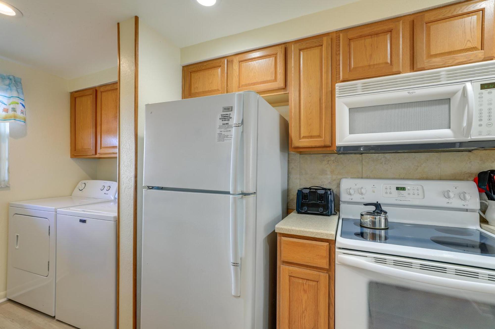 Central Cocoa Beach Condo With View, Steps To Beach! ภายนอก รูปภาพ